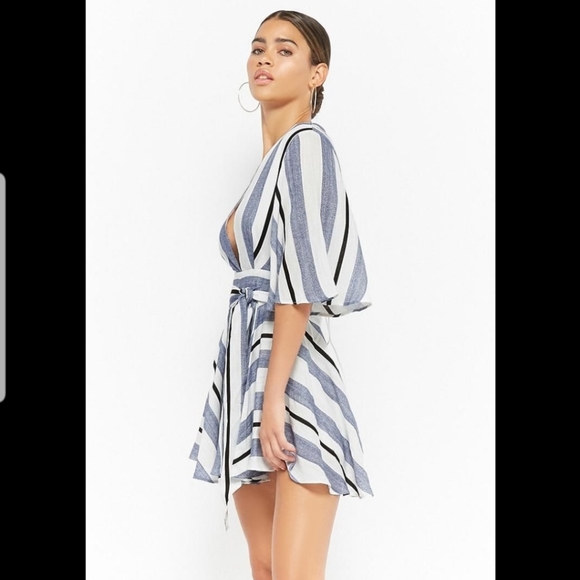 Selfie Leslie Dresses & Skirts - Selfie Leslie Lace Up Dress